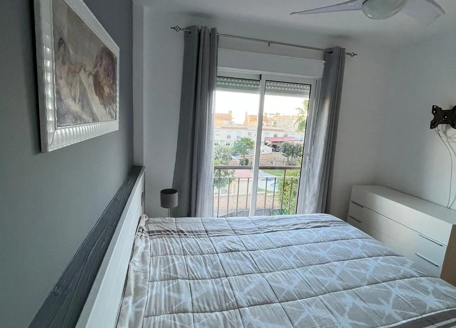 Holidays Urban Home Almayate Bajo 0*,